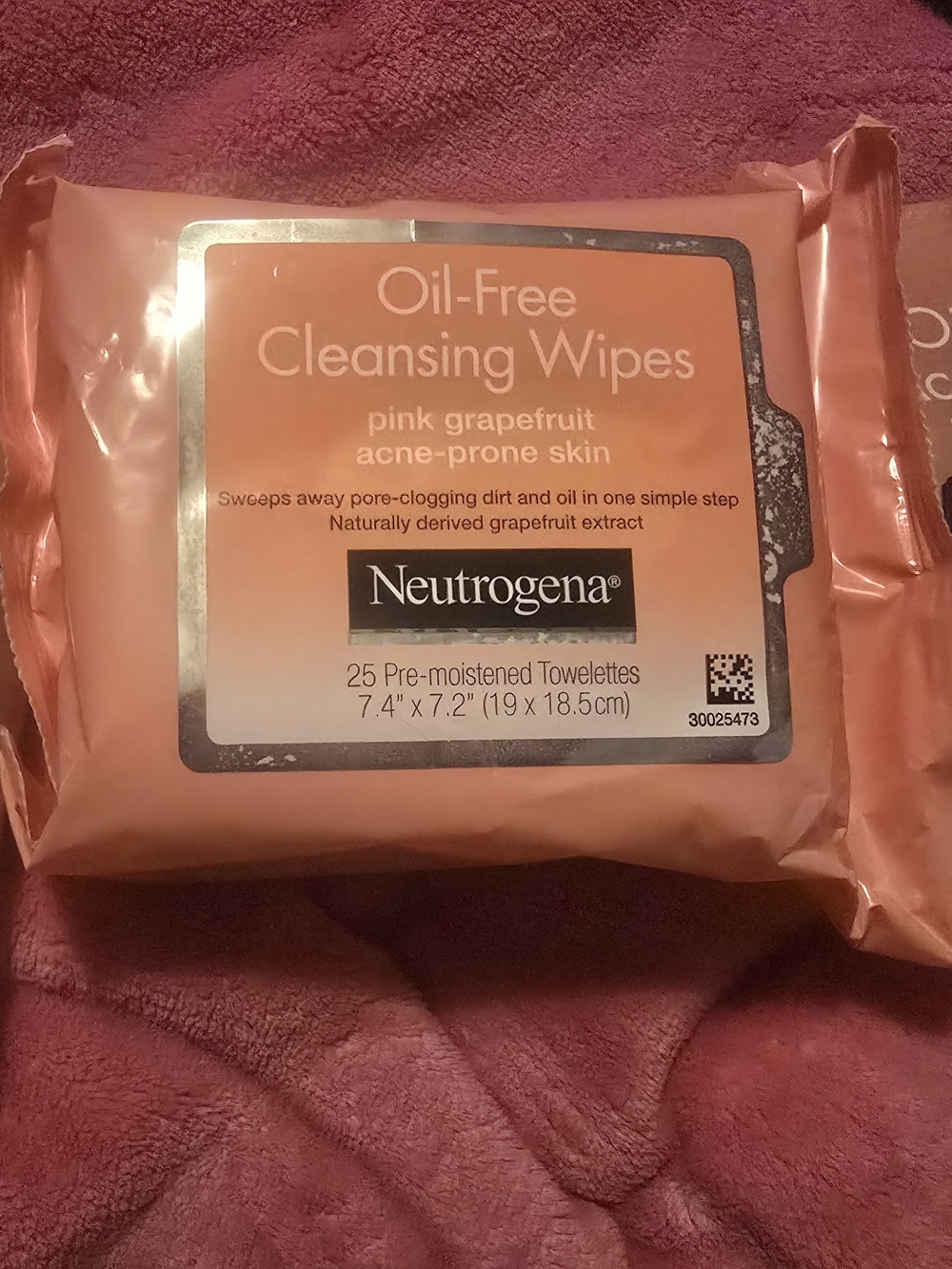 Neutrogena Oil-Free Cleansing Wipes - Coral Pink Packaging